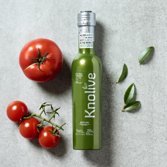 널리브오일이 글로벌 올리브오일 평가 대회에서 2년 연속 1위를 지켰다. <널리브오일 제공>